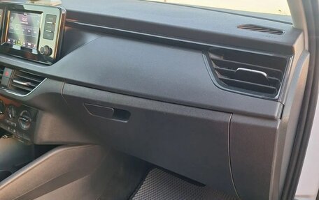 Skoda Rapid II, 2020 год, 1 350 000 рублей, 24 фотография