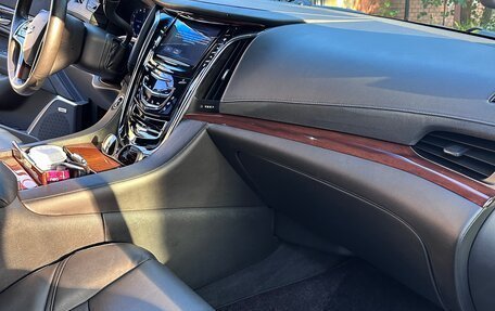 Cadillac Escalade IV, 2015 год, 4 500 000 рублей, 27 фотография