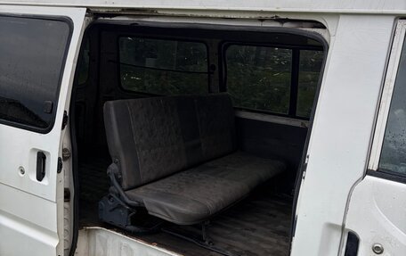 Mazda Bongo IV, 2002 год, 205 000 рублей, 8 фотография