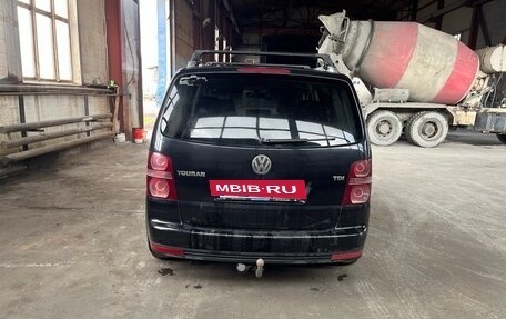 Volkswagen Touran III, 2007 год, 800 000 рублей, 2 фотография