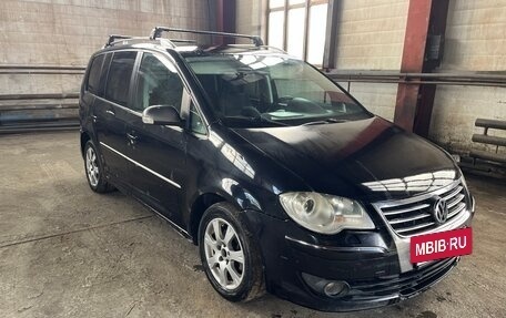 Volkswagen Touran III, 2007 год, 800 000 рублей, 4 фотография