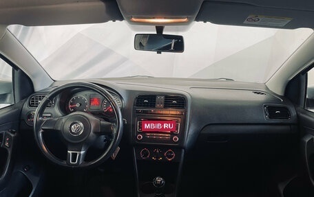 Volkswagen Polo VI (EU Market), 2012 год, 800 000 рублей, 11 фотография