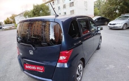Honda Freed I, 2011 год, 1 020 000 рублей, 4 фотография