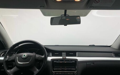 Skoda Superb III рестайлинг, 2012 год, 1 233 000 рублей, 25 фотография