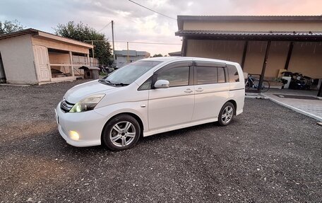 Toyota ISis I, 2012 год, 1 280 000 рублей, 1 фотография