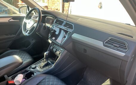 Volkswagen Tiguan II, 2019 год, 2 450 000 рублей, 5 фотография