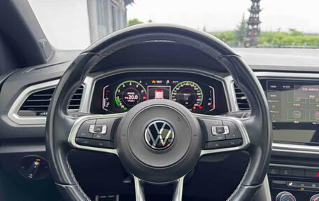 Volkswagen T-Roc I, 2022 год, 1 890 000 рублей, 8 фотография