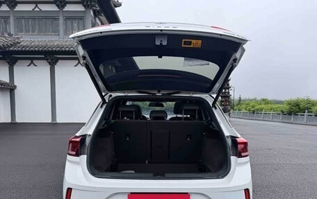 Volkswagen T-Roc I, 2022 год, 1 890 000 рублей, 20 фотография