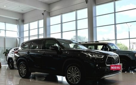 Toyota Highlander, 2026 год, 5 700 000 рублей, 4 фотография