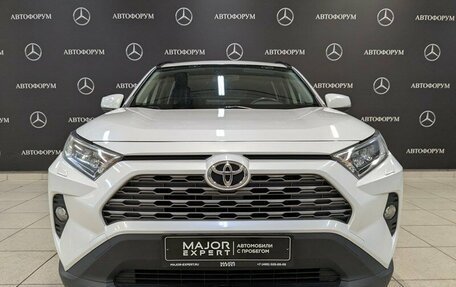 Toyota RAV4, 2020 год, 3 300 000 рублей, 2 фотография