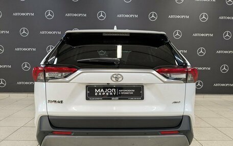 Toyota RAV4, 2020 год, 3 300 000 рублей, 6 фотография