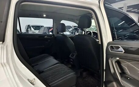 Volkswagen Tiguan II, 2022 год, 2 430 005 рублей, 8 фотография