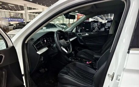 Volkswagen Tiguan II, 2022 год, 2 430 005 рублей, 7 фотография