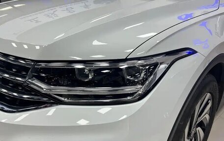 Volkswagen Tiguan II, 2022 год, 2 430 005 рублей, 3 фотография