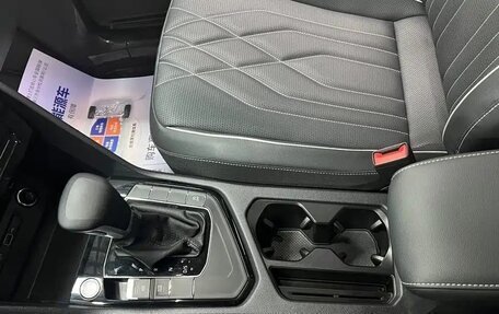 Volkswagen Tiguan II, 2022 год, 2 430 005 рублей, 13 фотография