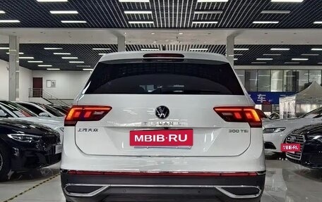 Volkswagen Tiguan II, 2022 год, 2 430 005 рублей, 4 фотография