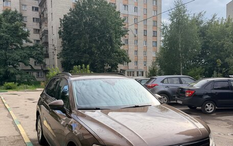 Volkswagen Tiguan II, 2020 год, 2 600 000 рублей, 2 фотография