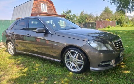 Mercedes-Benz E-Класс, 2011 год, 1 550 000 рублей, 2 фотография