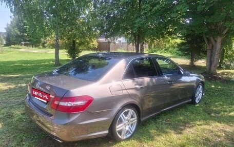 Mercedes-Benz E-Класс, 2011 год, 1 550 000 рублей, 6 фотография