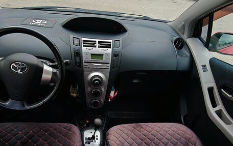 Toyota Yaris III рестайлинг, 2008 год, 535 000 рублей, 11 фотография