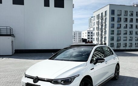 Volkswagen Golf VIII, 2023 год, 2 250 000 рублей, 3 фотография