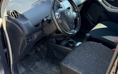 Toyota Yaris III рестайлинг, 2008 год, 630 000 рублей, 13 фотография