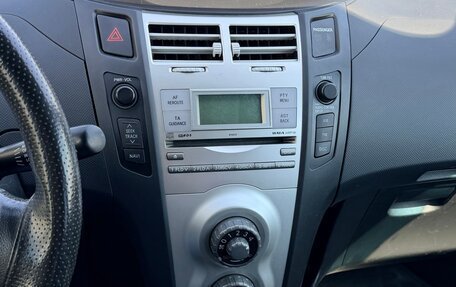 Toyota Yaris III рестайлинг, 2008 год, 630 000 рублей, 16 фотография