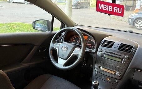 Toyota Avensis III рестайлинг, 2011 год, 950 000 рублей, 11 фотография