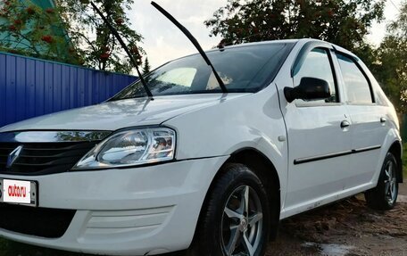 Renault Logan II, 2017 год, 450 000 рублей, 5 фотография