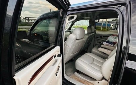 Cadillac Escalade II, 2003 год, 1 650 000 рублей, 11 фотография