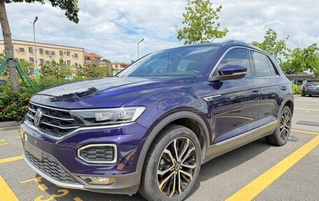 Volkswagen T-Roc I, 2021 год, 1 800 000 рублей, 1 фотография
