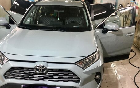 Toyota RAV4, 2020 год, 2 700 000 рублей, 1 фотография