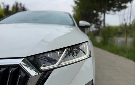Skoda Octavia IV, 2023 год, 2 310 000 рублей, 13 фотография