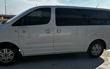 Hyundai Grand Starex Grand Starex I рестайлинг 2, 2016 год, 2 000 000 рублей, 2 фотография