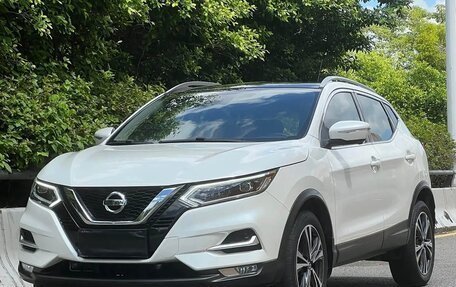 Nissan Qashqai, 2022 год, 2 050 000 рублей, 2 фотография