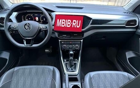 Volkswagen T-Cross I, 2023 год, 1 950 000 рублей, 7 фотография