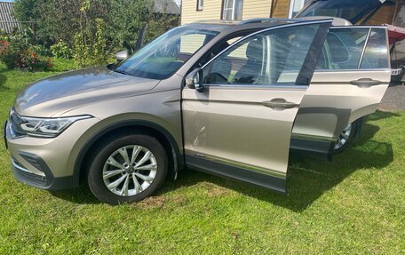Volkswagen Tiguan II, 2021 год, 2 540 000 рублей, 4 фотография
