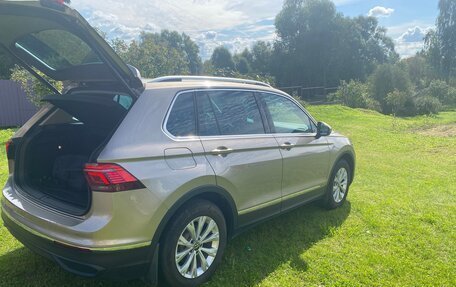 Volkswagen Tiguan II, 2021 год, 2 540 000 рублей, 3 фотография