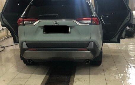 Toyota RAV4, 2020 год, 2 700 000 рублей, 3 фотография