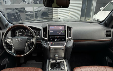 Toyota Land Cruiser 200, 2016 год, 5 490 000 рублей, 12 фотография