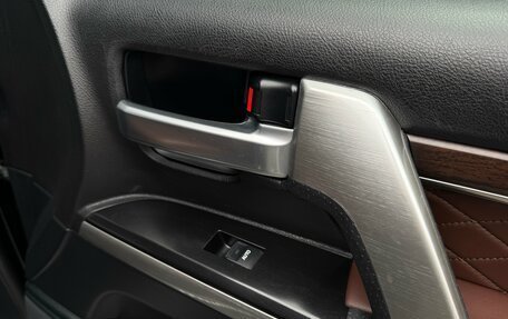 Toyota Land Cruiser 200, 2016 год, 5 490 000 рублей, 33 фотография