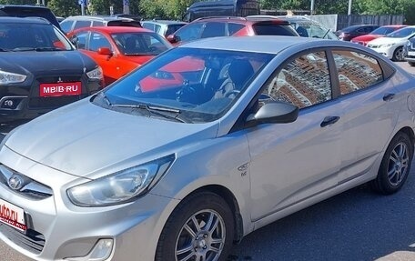 Hyundai Solaris II рестайлинг, 2012 год, 880 000 рублей, 1 фотография