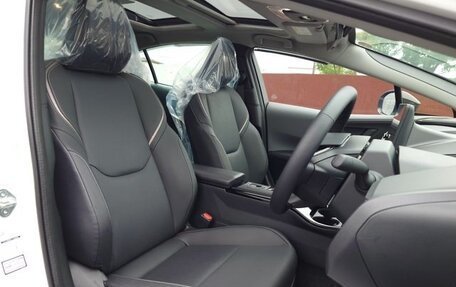 Toyota Prius IV XW50, 2024 год, 3 800 000 рублей, 12 фотография