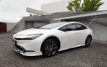 Toyota Prius IV XW50, 2024 год, 3 800 000 рублей, 2 фотография