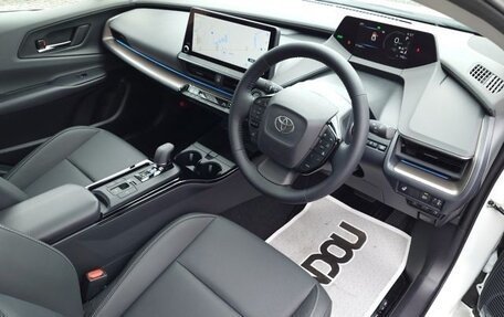 Toyota Prius IV XW50, 2024 год, 3 800 000 рублей, 11 фотография