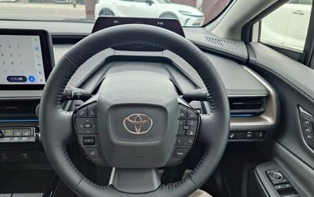 Toyota Prius IV XW50, 2024 год, 3 800 000 рублей, 14 фотография