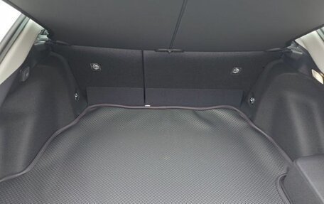 Toyota Prius IV XW50, 2024 год, 3 800 000 рублей, 26 фотография