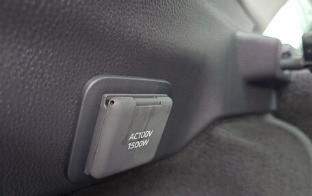 Toyota Prius IV XW50, 2024 год, 3 800 000 рублей, 27 фотография