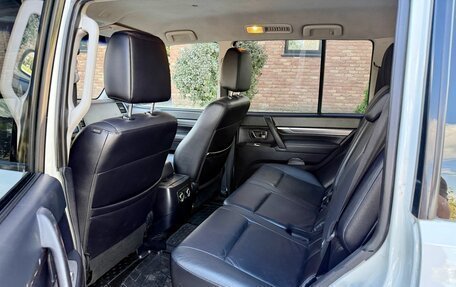 Mitsubishi Pajero IV, 2010 год, 1 585 000 рублей, 18 фотография