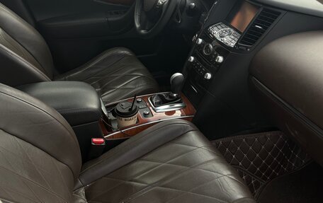 Infiniti QX70, 2014 год, 2 790 000 рублей, 10 фотография